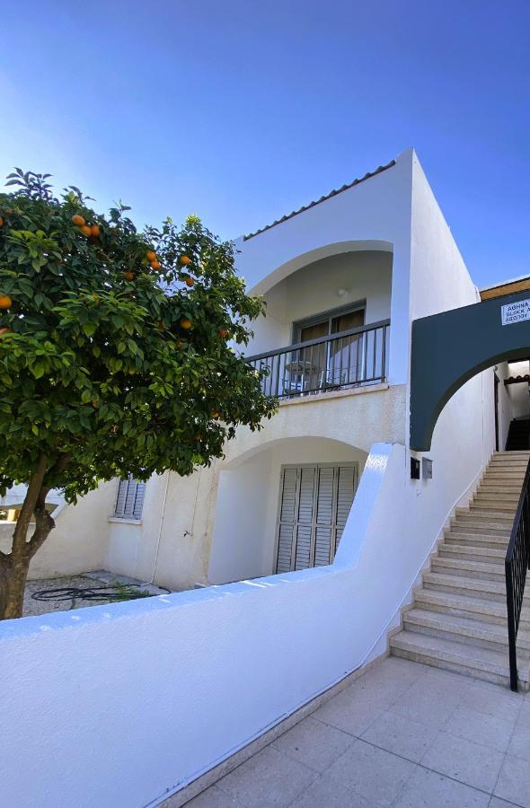 Penny'S Kato Paphos Apartment Eksteriør bilde