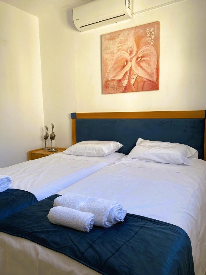 Penny'S Kato Paphos Apartment Eksteriør bilde