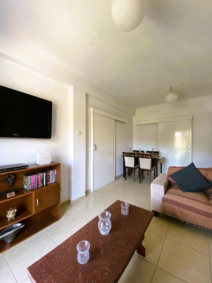 Penny'S Kato Paphos Apartment Eksteriør bilde